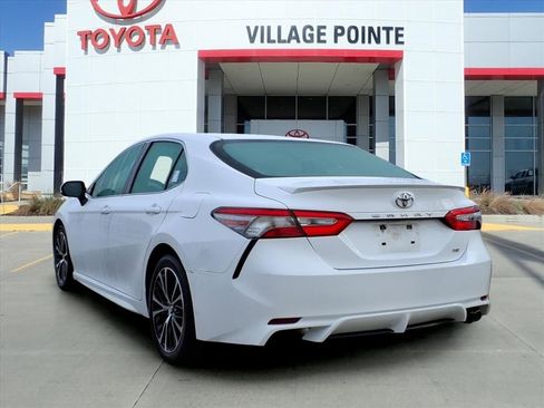 Used 2018 Toyota Camry SE w/ Convenience Package image 5