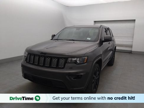 Used 2019 Jeep Grand Cherokee Altitude image 1