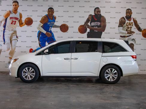Used 2016 Honda Odyssey SE image 17