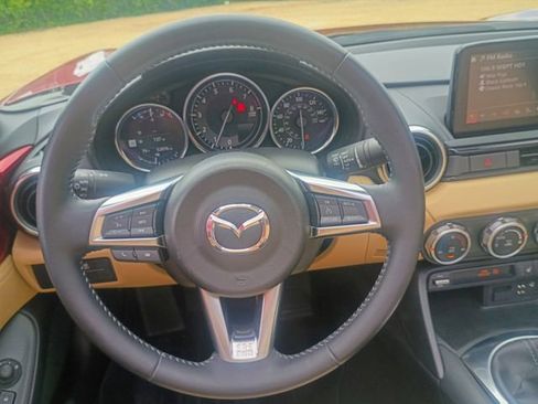 Used 2020 MAZDA MX-5 Miata RF Grand Touring RWD image 30