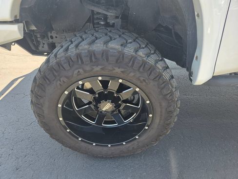 Used 2017 Toyota Tundra Platinum AWD/4WD image 6