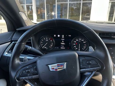 Used 2023 Cadillac XT6 Sport w/ Technology Package AWD/4WD image 11