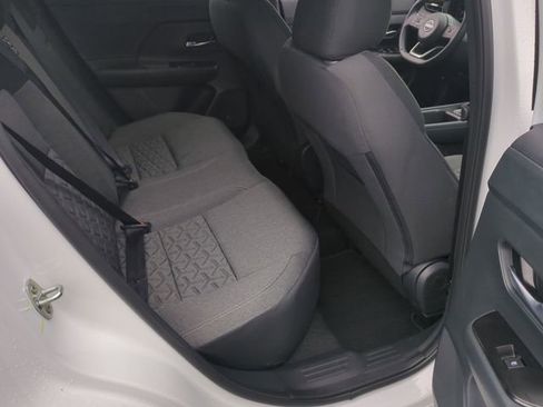 Used 2025 Nissan Kicks SV image 31