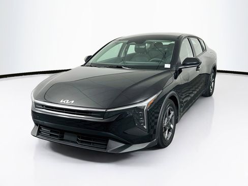 Used 2025 Kia K4 FWD image 3