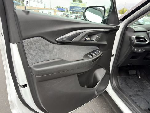 Used 2023 Chevrolet TrailBlazer LT FWD image 20