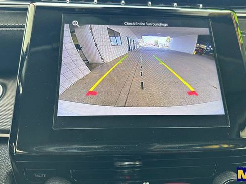 Used 2023 Jeep Grand Cherokee L Laredo image 26