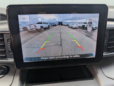 Used 2022 Ford Explorer XLT w/ Equipment Group 202A image 17