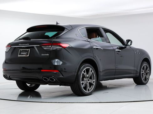 Certified 2023 Maserati Levante GT AWD/4WD image 5