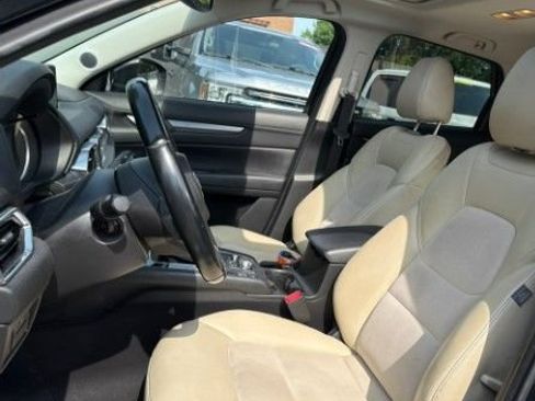 Used 2018 MAZDA CX-5 Touring w/ Preferred Equipment Package FWD image 3