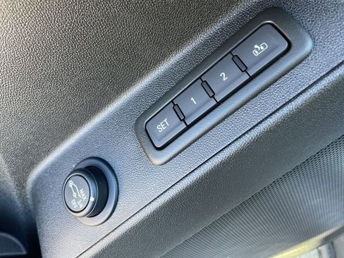 Used 2023 Chevrolet Equinox Premier image 5