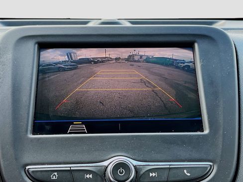 Used 2021 Chevrolet Equinox LS w/ LPO, Blackout Package FWD image 13