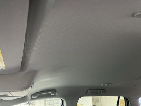 Used 2023 GMC Acadia SLE w/ Driver Convenience Package image 21