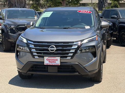 Used 2025 Nissan Rogue SV FWD image 45