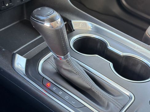 Used 2020 Chevrolet Traverse LT image 16