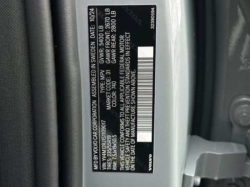 Used 2025 Volvo XC60 B5 Core w/ Protection Package Premier image 33