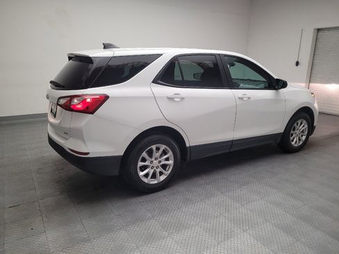 Used 2021 Chevrolet Equinox LS w/ LS Convenience Package AWD/4WD image 10