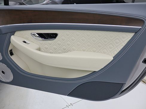 Used 2023 Bentley Continental GT Azure image 54