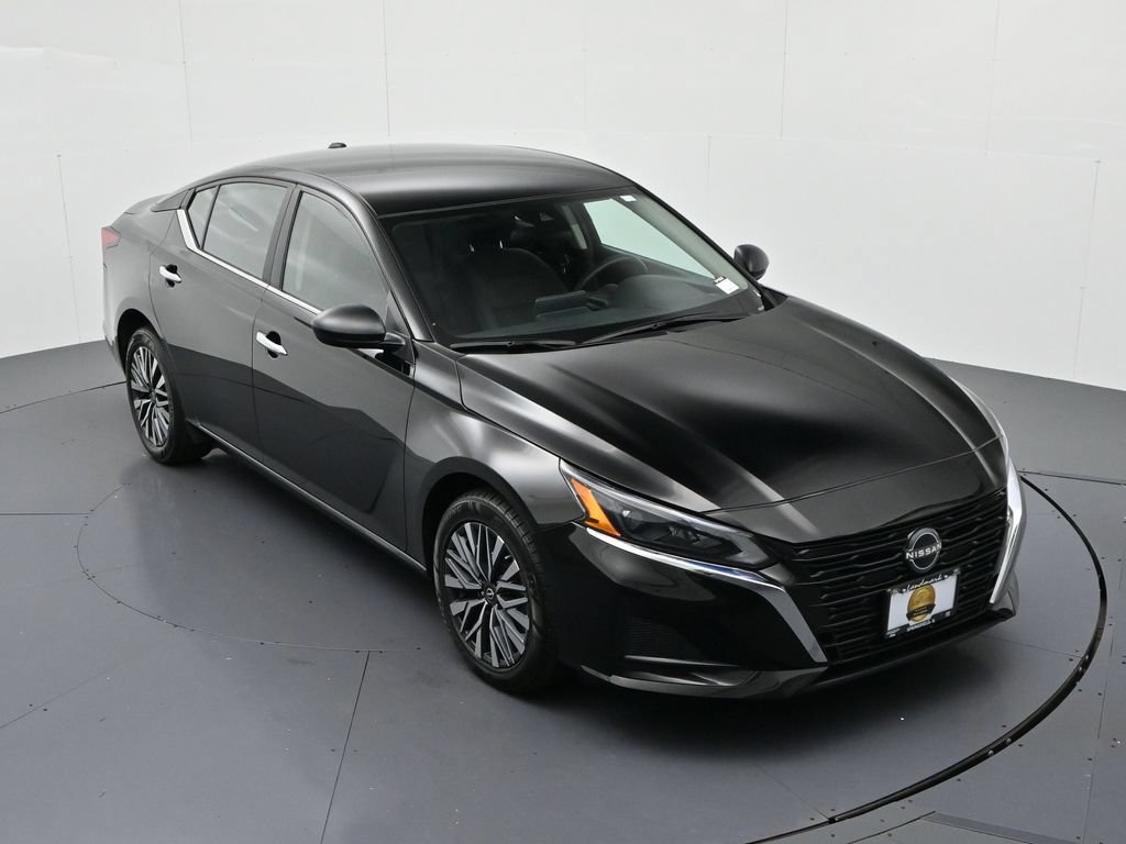 Used 2025 Nissan Altima 2.5 SV AWD/4WD image 15