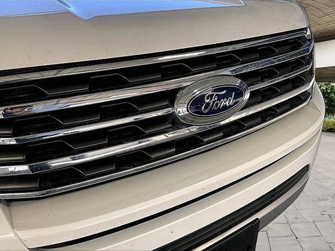 Used 2021 Ford Expedition XLT image 27