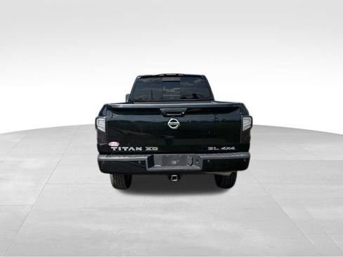Used 2017 Nissan Titan SL AWD/4WD image 6