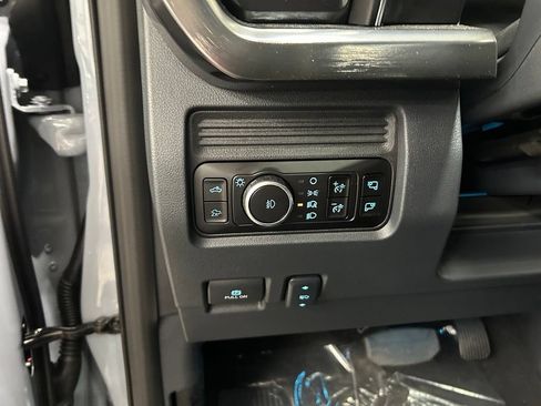 New 2027 Ford F250 Lariat w/ Black Appearance Package AWD/4WD image 13