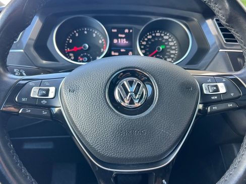 Used 2019 Volkswagen Tiguan SE w/ Panoramic Sunroof Package AWD/4WD image 24
