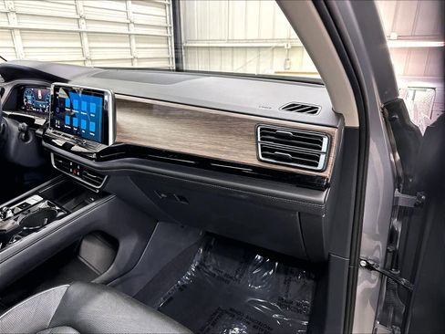 Used 2024 Volkswagen Atlas SEL Premium R-Line AWD/4WD image 30