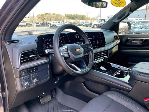 Used 2025 Chevrolet Tahoe LS image 8