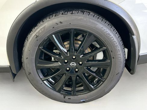 Used 2024 Nissan Murano SV w/ SV Midnight Edition Package image 11