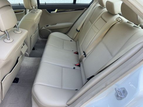 Used 2014 Mercedes-Benz C 250 Sedan image 8