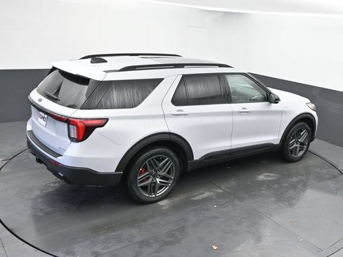 New 2026 Ford Explorer ST-Line w/ ST-Line Street Pack AWD/4WD image 34