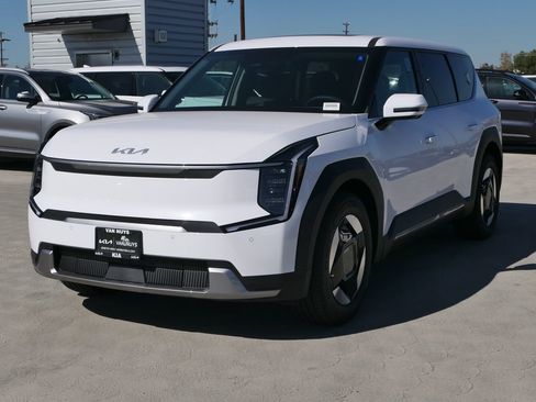 New 2026 Kia EV9 Light image 7