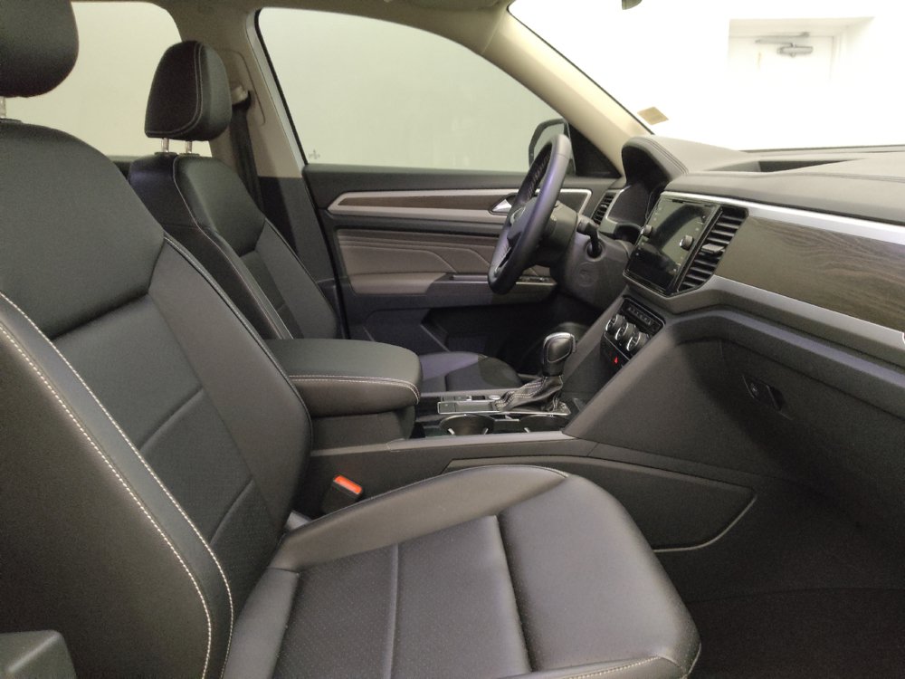 Used 2023 Volkswagen Atlas SE w/ Black Wheel Package FWD image 21
