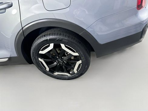 Used 2025 Kia Telluride S image 11