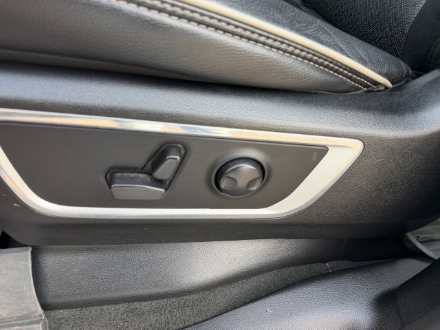 Used 2023 RAM 1500 Laramie AWD/4WD image 22