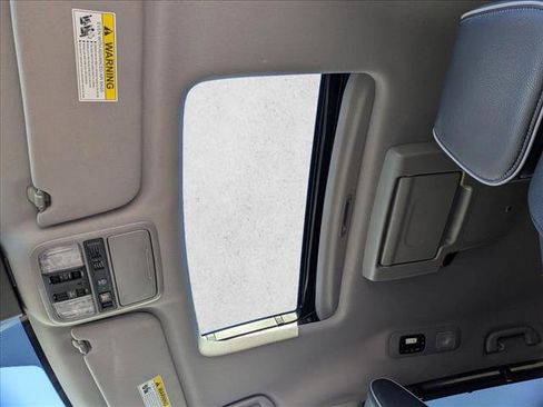 Used 2023 Honda Odyssey Elite image 16