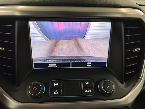 Certified 2023 GMC Acadia SLE w/ Driver Convenience Package image 12