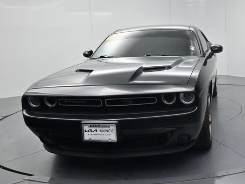 Used 2016 Dodge Challenger R/T RWD image 3