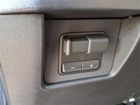 New 2026 GMC Canyon Elevation w/ Convenience Package image 16