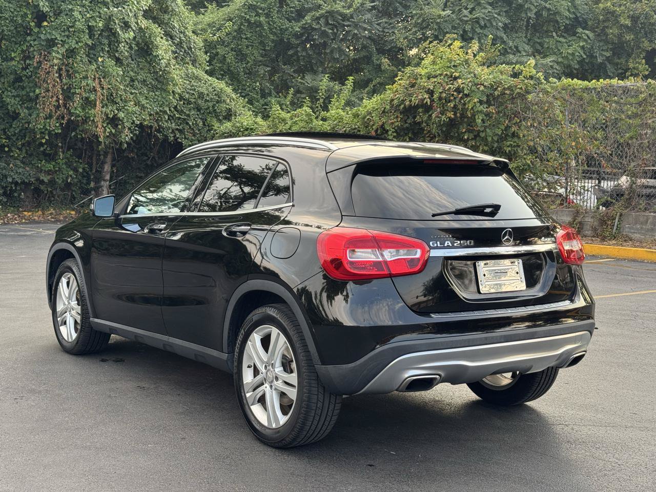 Used 2017 Mercedes-Benz GLA 250 4MATIC w/ Premium Package image 5