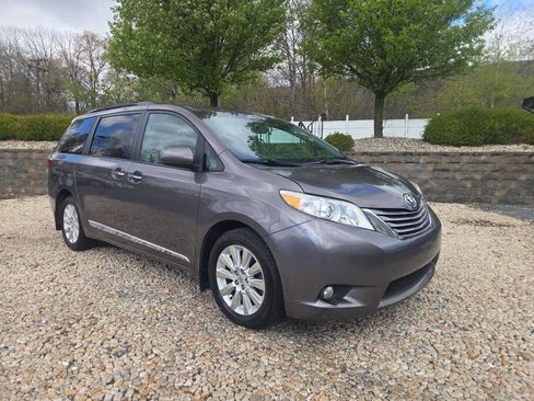 Used 2015 Toyota Sienna XLE Premium image 1