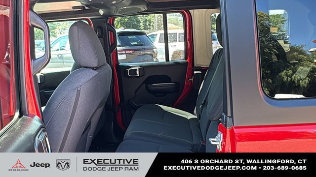 Used 2024 Jeep Wrangler Unlimited w/ Convenience Group AWD/4WD image 20