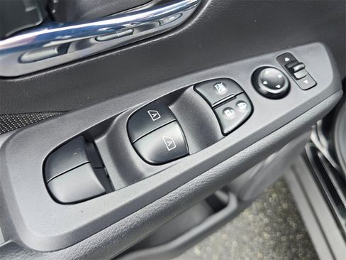 Used 2024 Nissan Kicks SV image 24