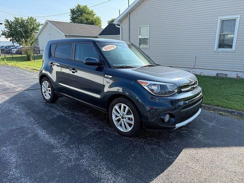 Used 2019 Kia Soul + FWD image 11