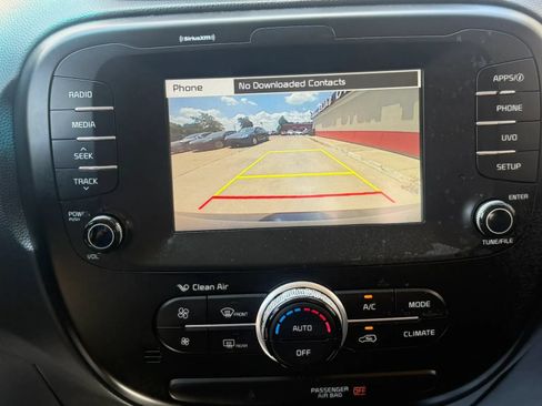 Used 2017 Kia Soul + w/ UVO Package FWD image 15