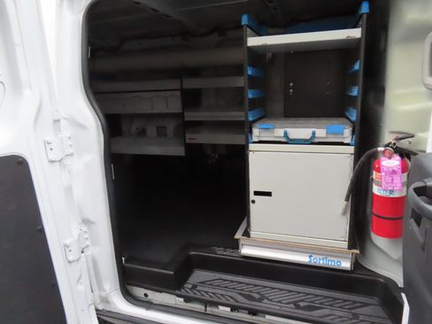 Used 2015 Ford Transit 250 130 Low Roof image 16