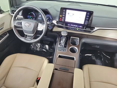 Used 2021 Toyota Sienna XLE FWD image 15