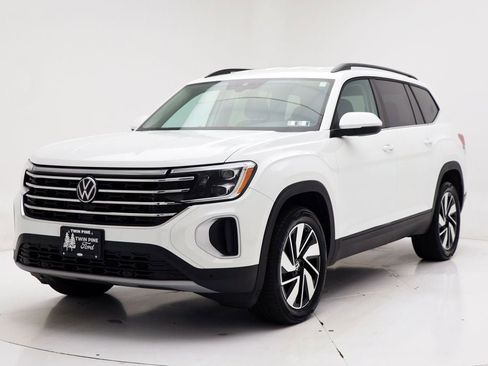 Used 2025 Volkswagen Atlas SE image 5