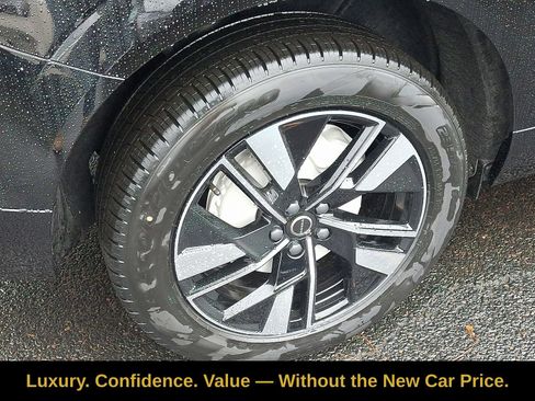 Used 2026 Volvo XC60 B5 Plus w/ Protection Package Premier AWD/4WD image 6