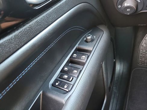 Used 2025 Jeep Compass Latitude w/ Altitude Special Edition image 13